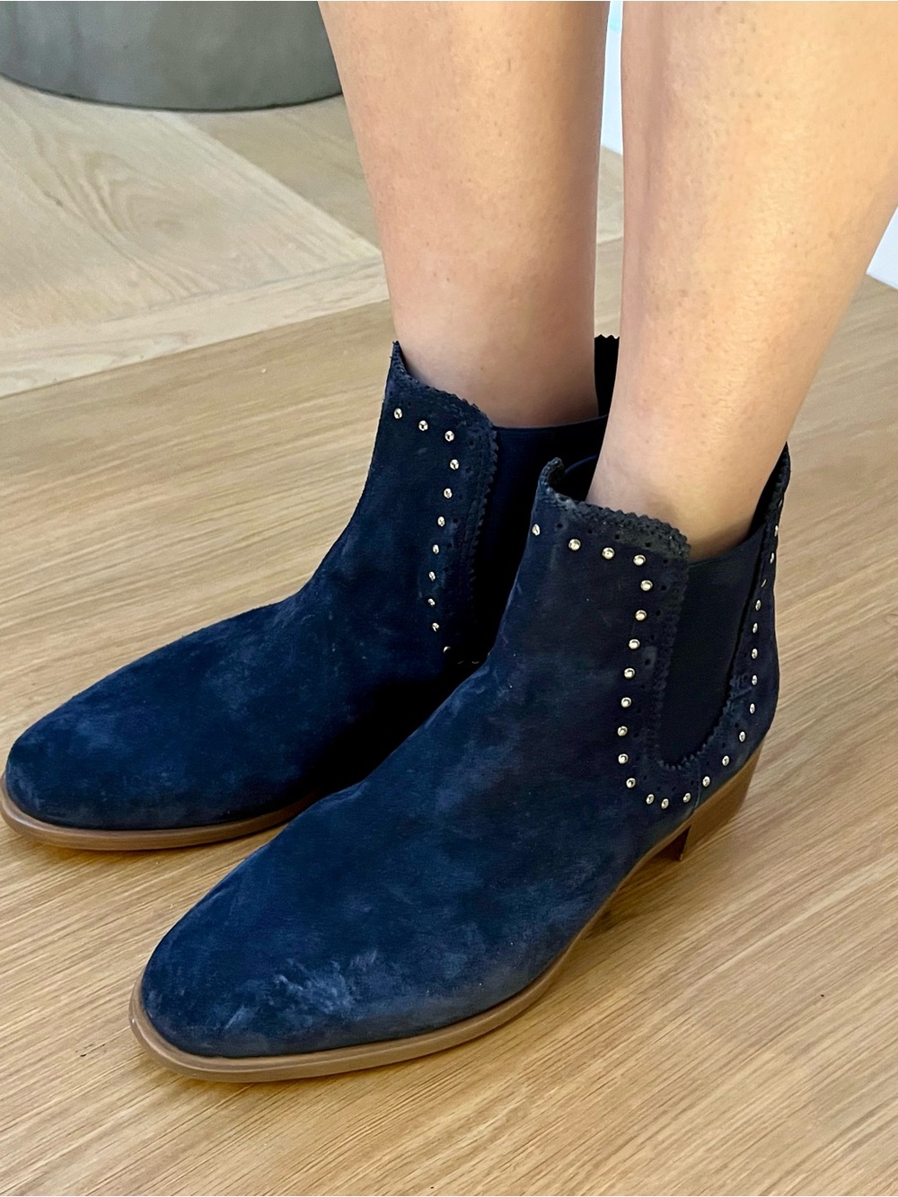 Minelli Women's Navy Suede Studded Chelsea Ankle Boots. Size 11.50